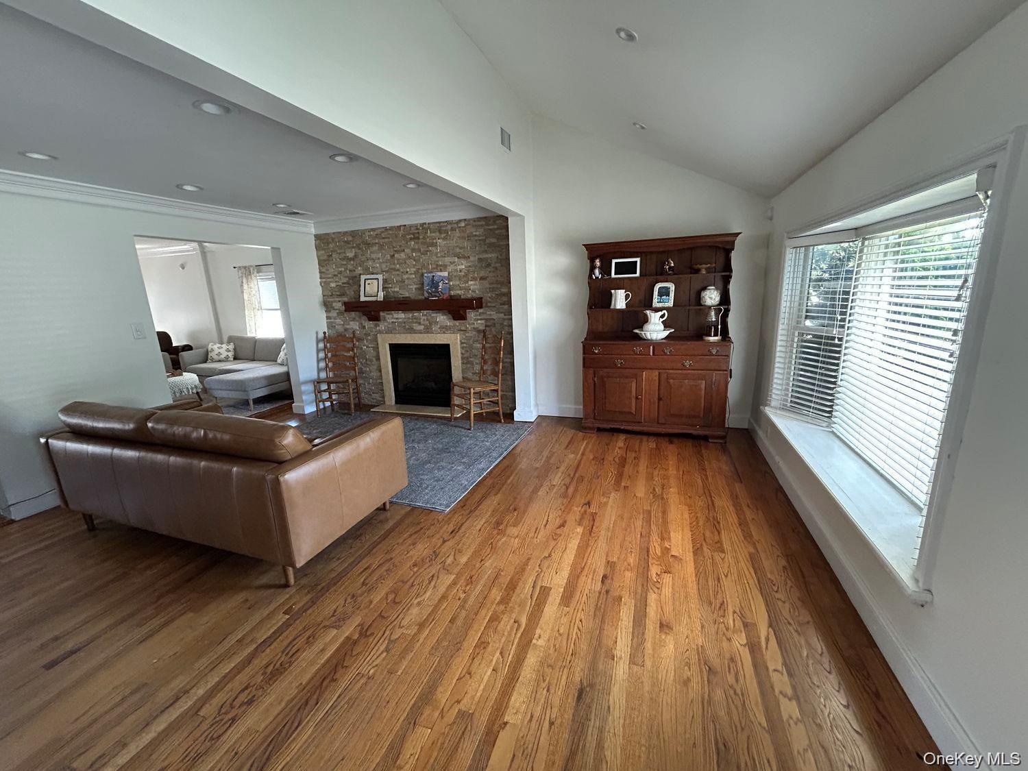 607 Nassau Street Property Photo 11