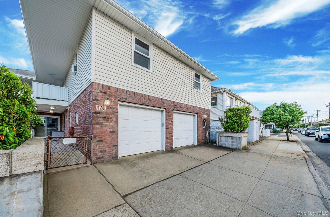 105 Vermont Street Upper Property Photo 1