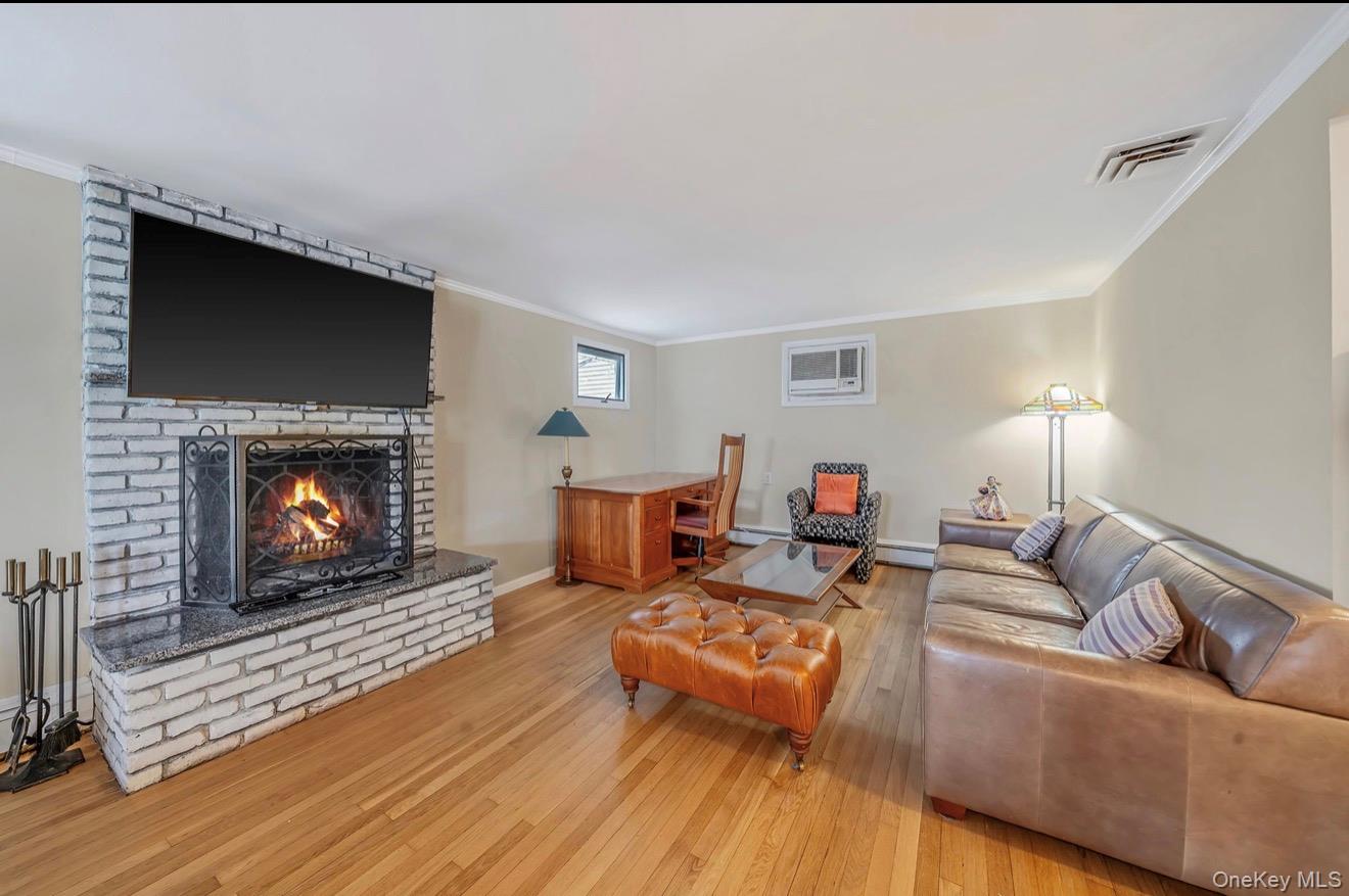 105 Vermont Street Upper Property Photo 5