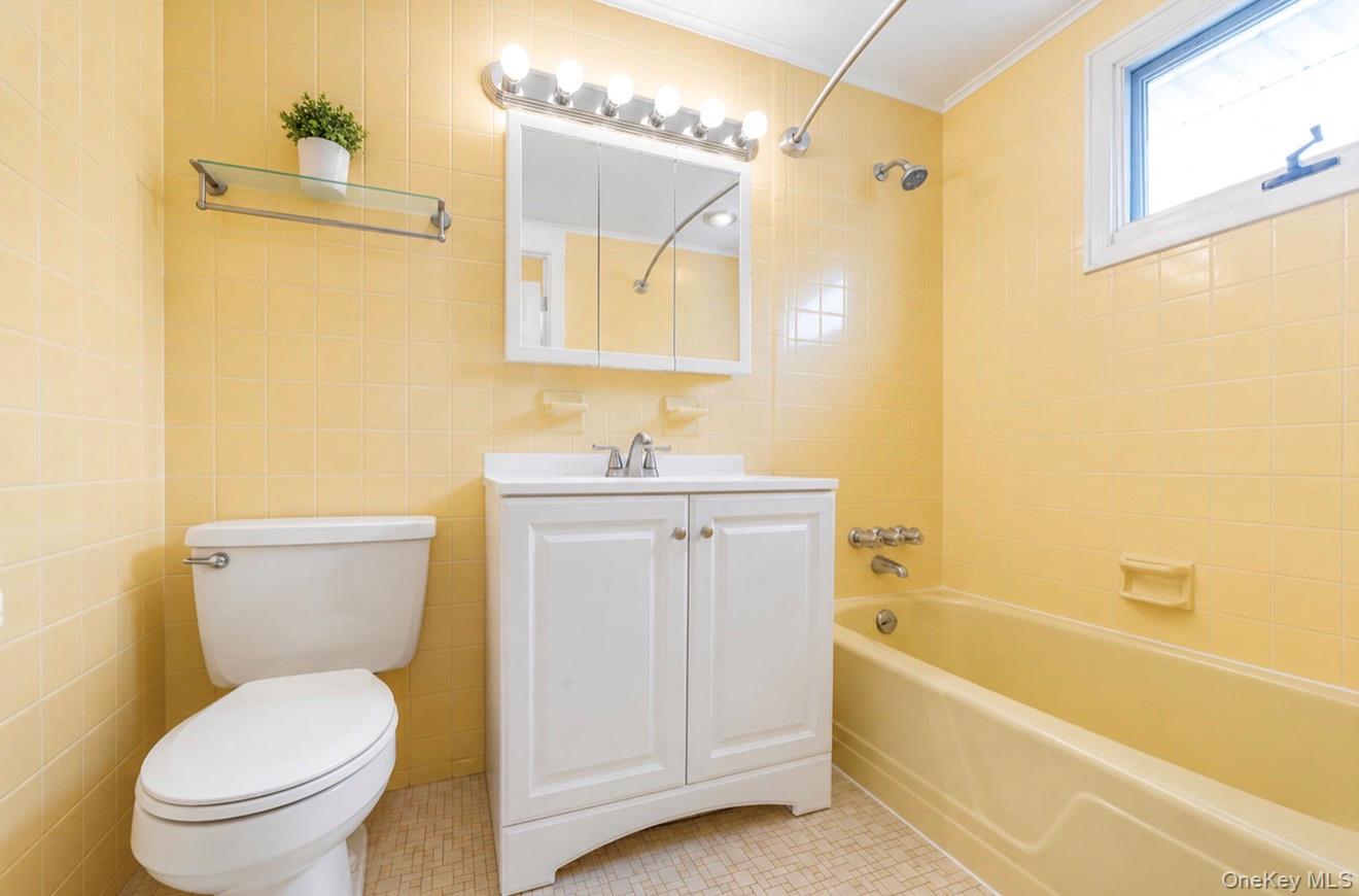 105 Vermont Street Upper Property Photo 7