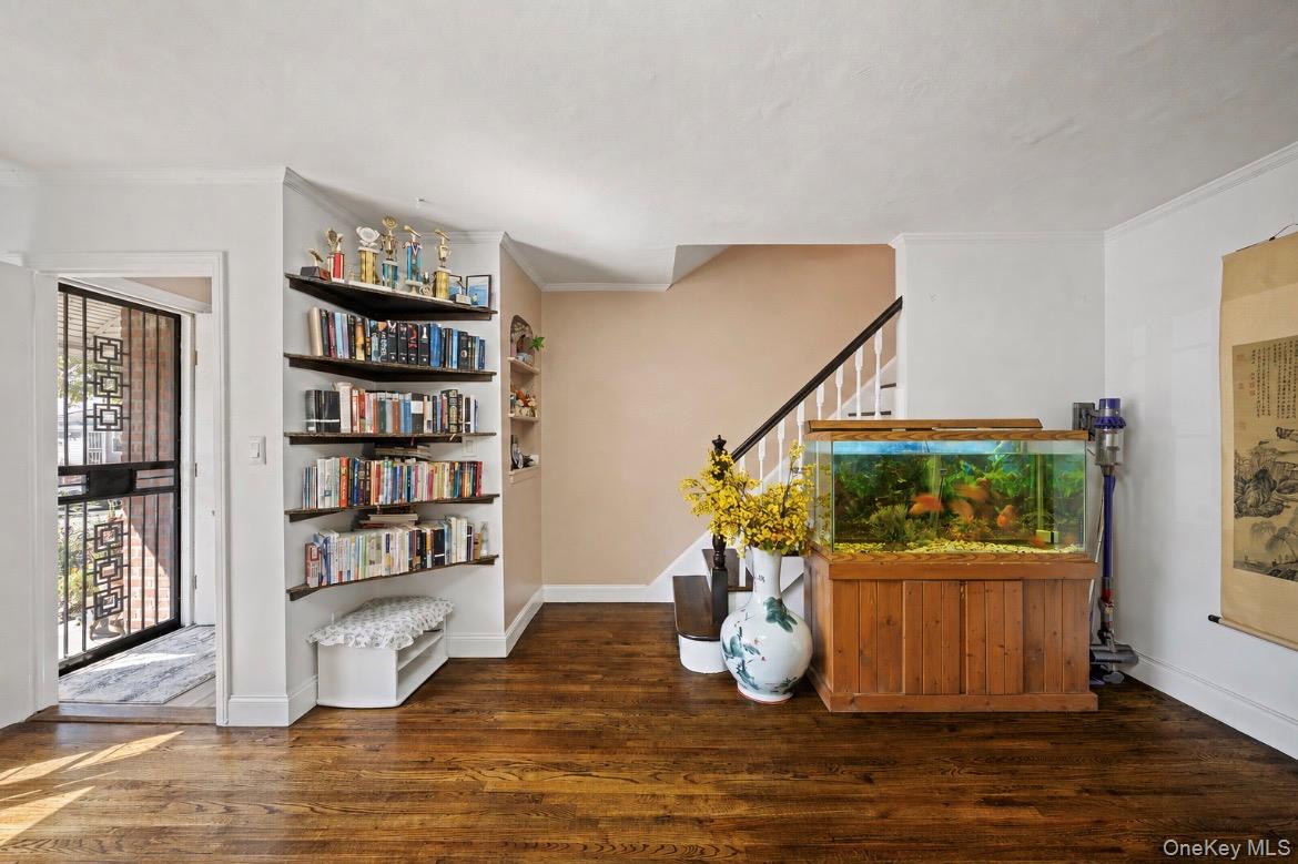 75-31 Furmanville Avenue Property Photo 7