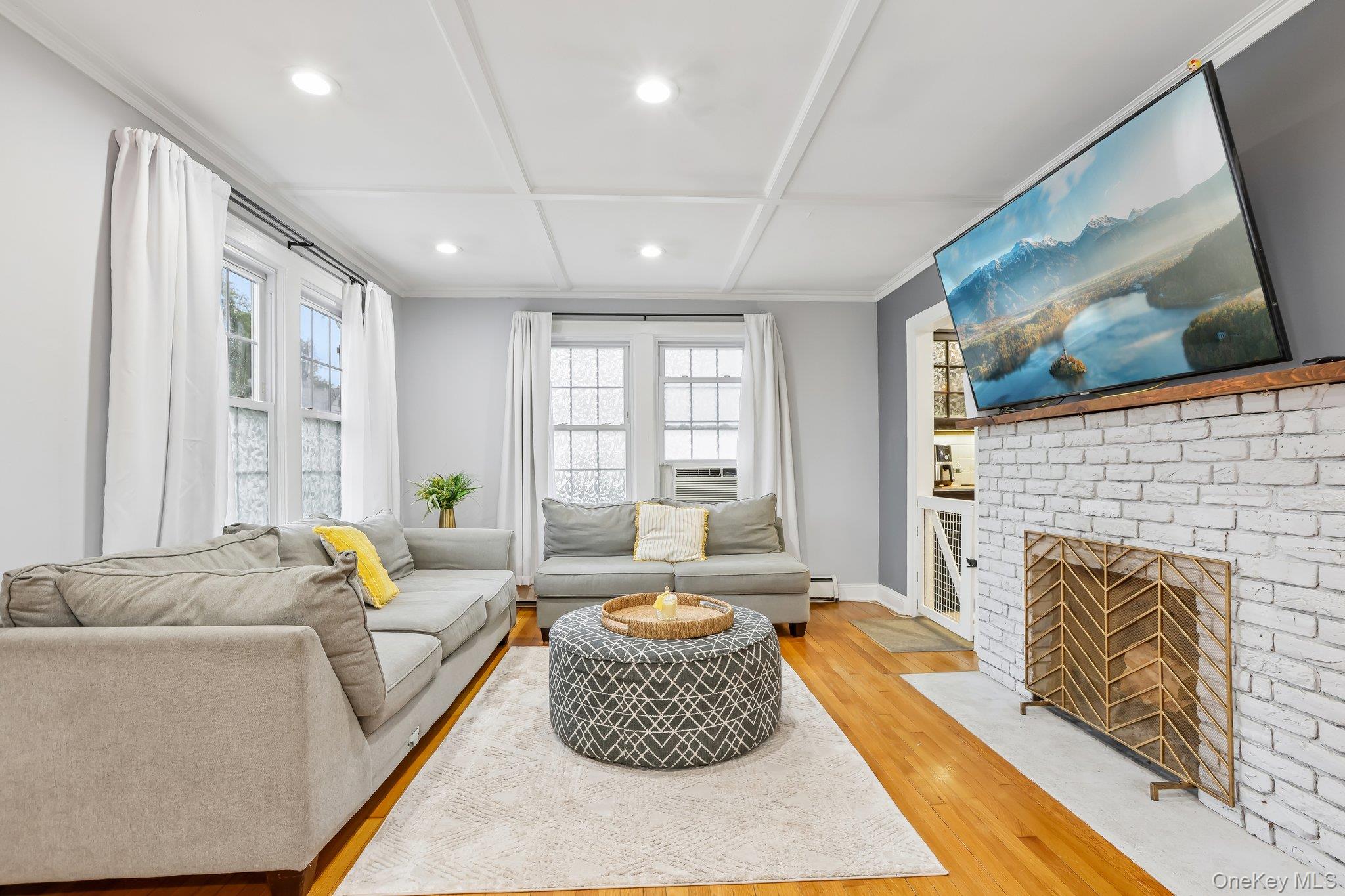 52 Prairie Avenue Property Photo 3