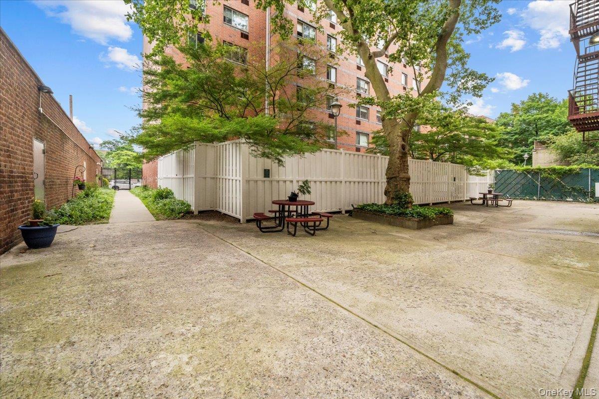 3260 Netherland Avenue 2f Property Photo 14