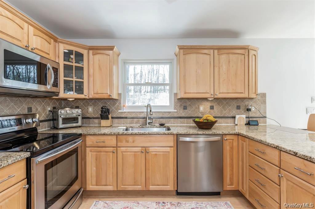 12 Midvale Avenue Property Photo 4
