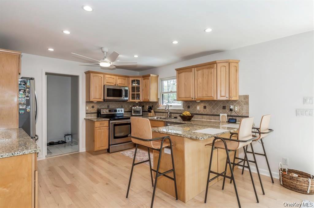 12 Midvale Avenue Property Photo 6