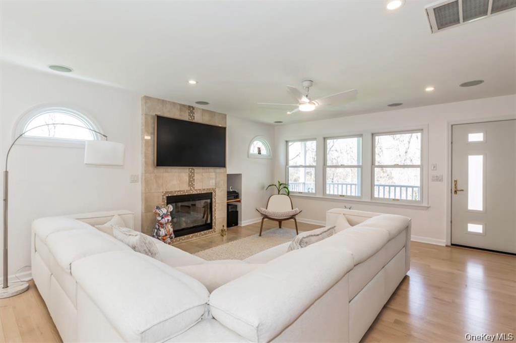 12 Midvale Avenue Property Photo 8