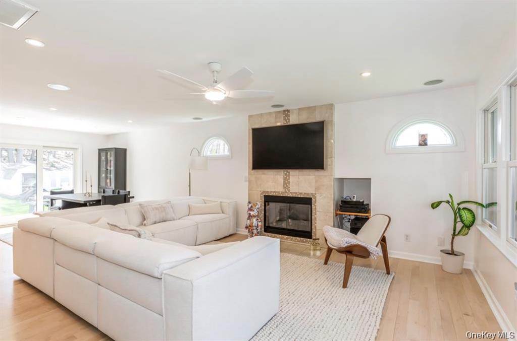 12 Midvale Avenue Property Photo 9