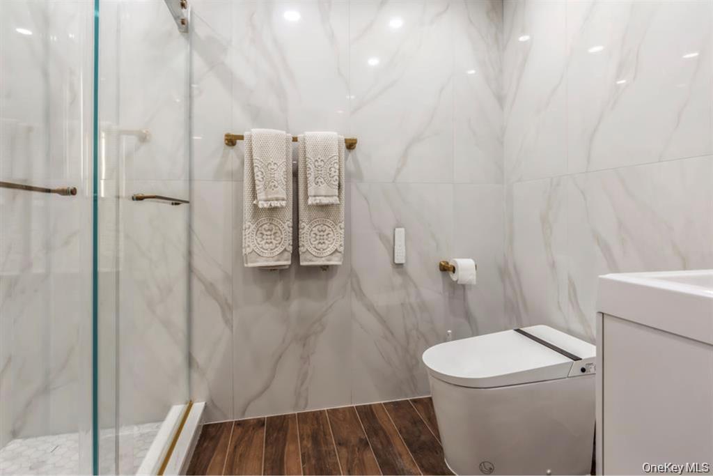 12 Midvale Avenue Property Photo 11