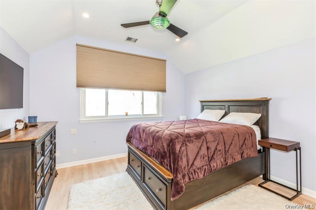 12 Midvale Avenue Property Photo 16