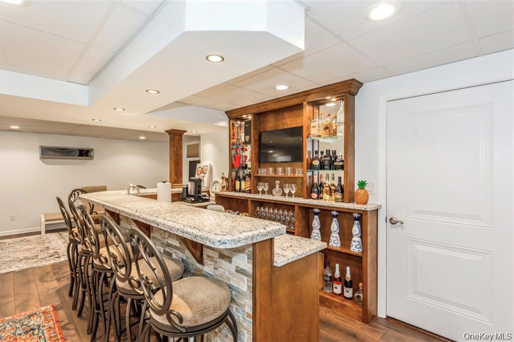 12 Midvale Avenue Property Photo 18