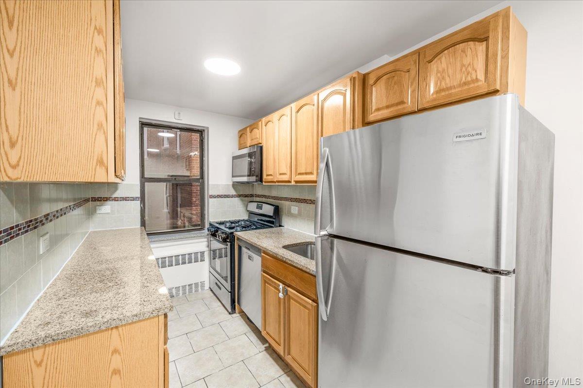 3260 Netherland Avenue 2h Property Photo 2