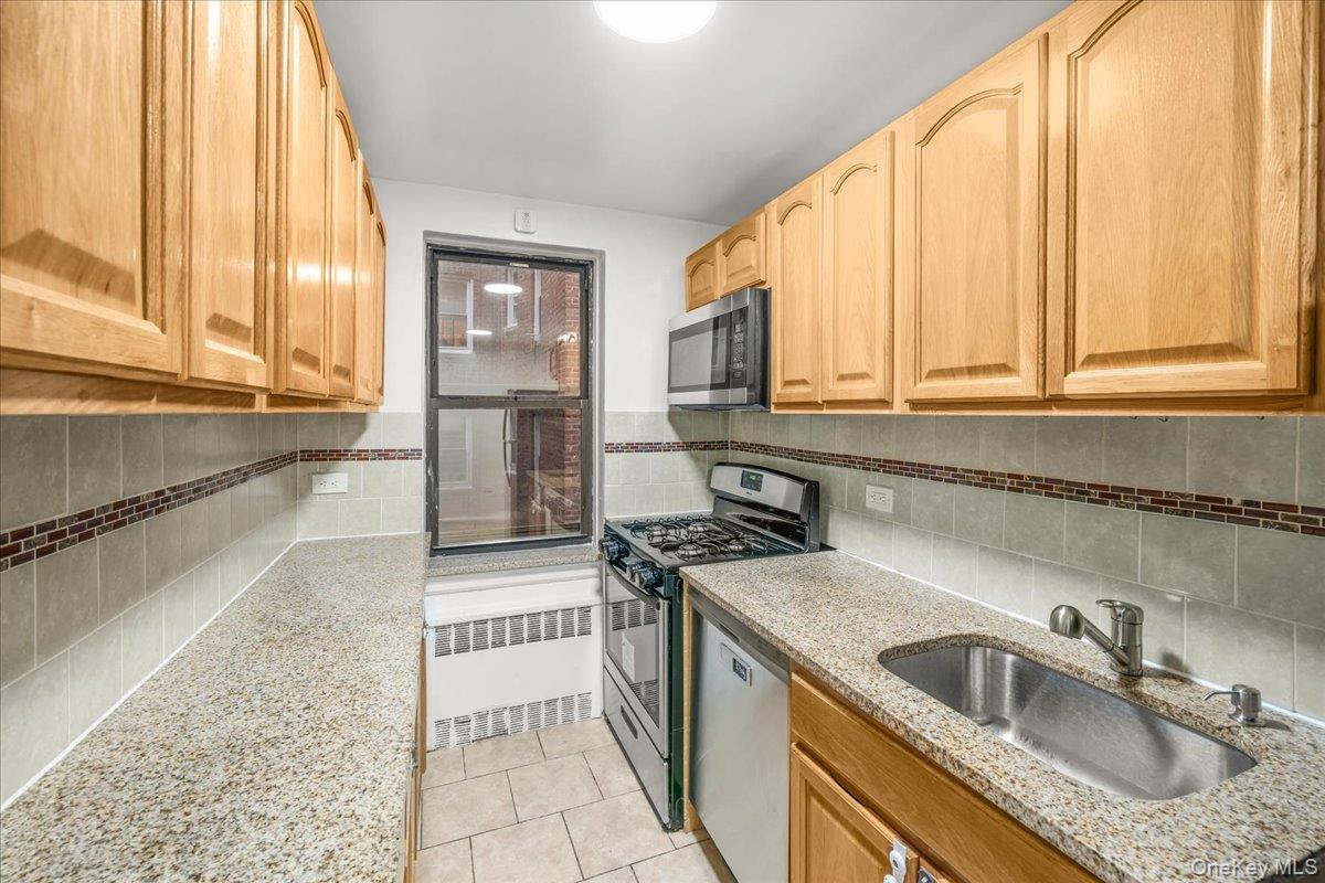 3260 Netherland Avenue 2h Property Photo 3
