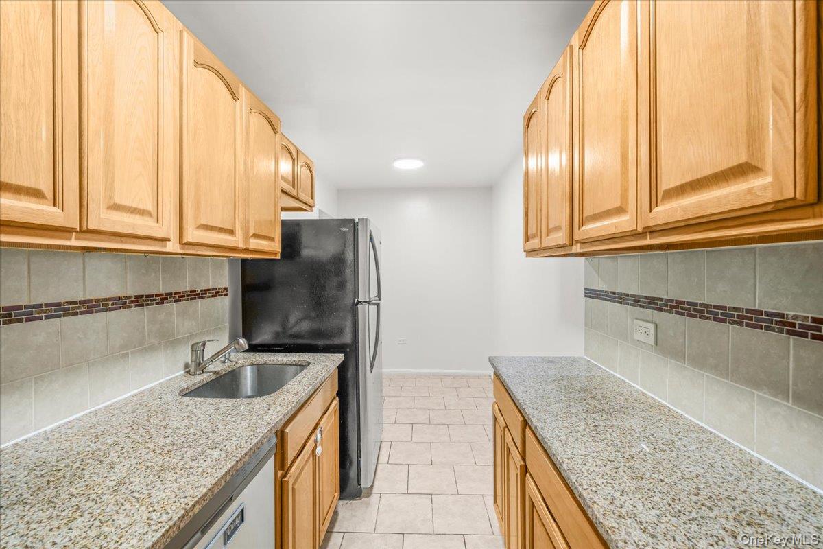 3260 Netherland Avenue 2h Property Photo 4
