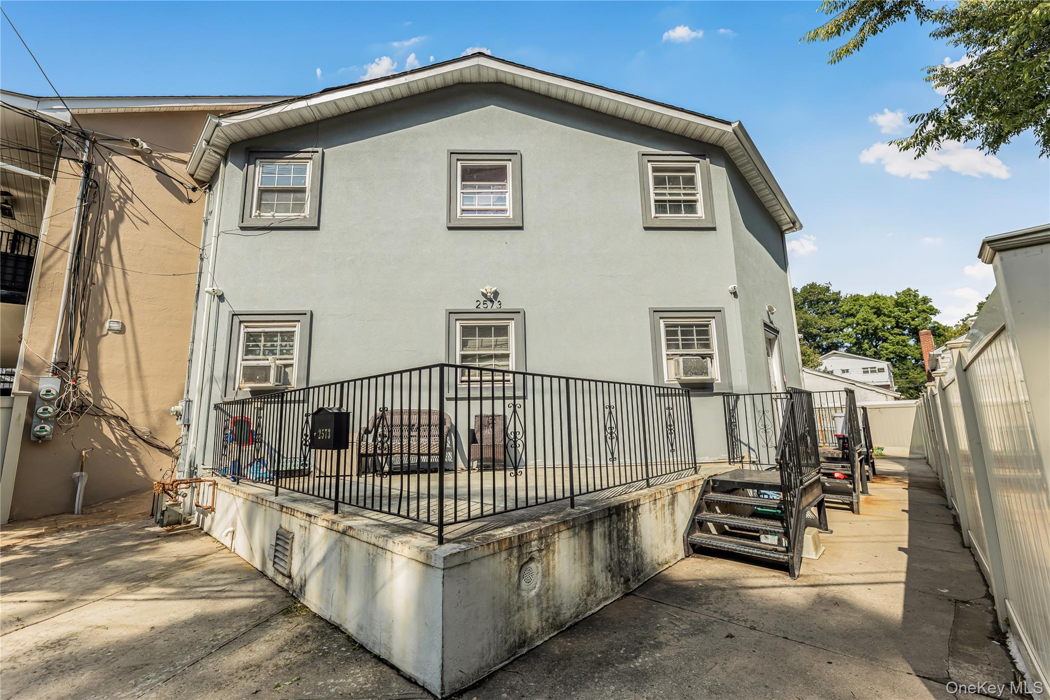 2573 Pelham Bay Park Property Photo 1