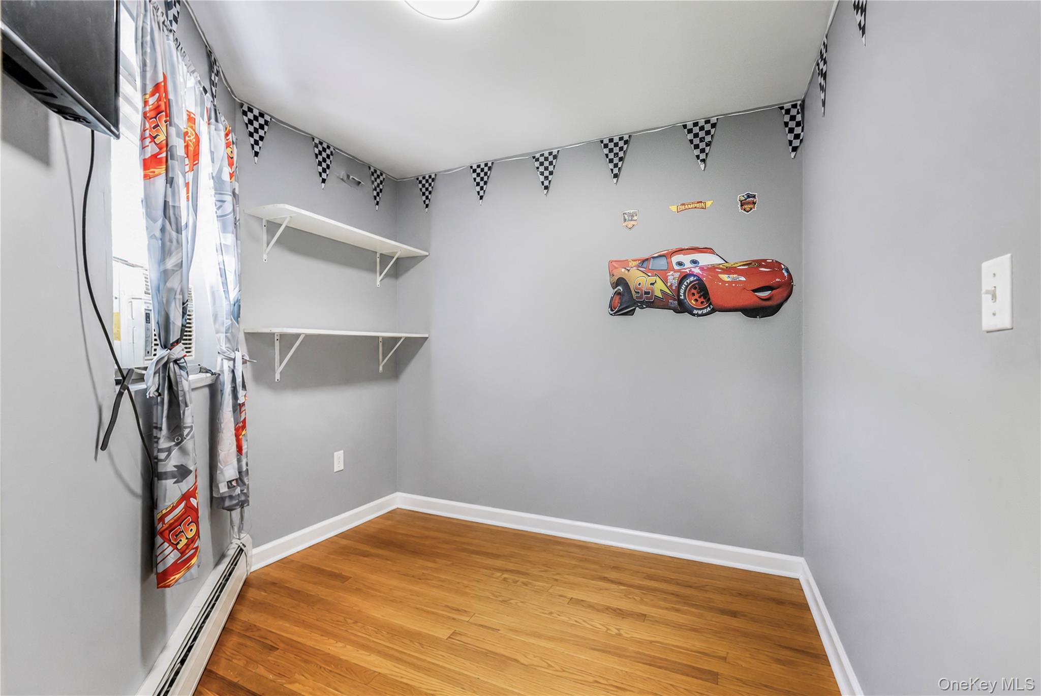 2573 Pelham Bay Park Property Photo 7
