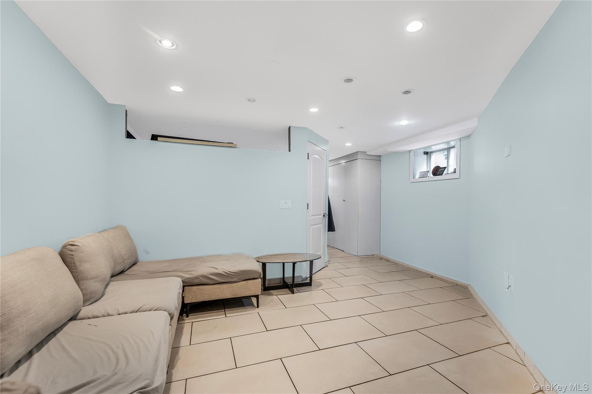 2573 Pelham Bay Park Property Photo 13