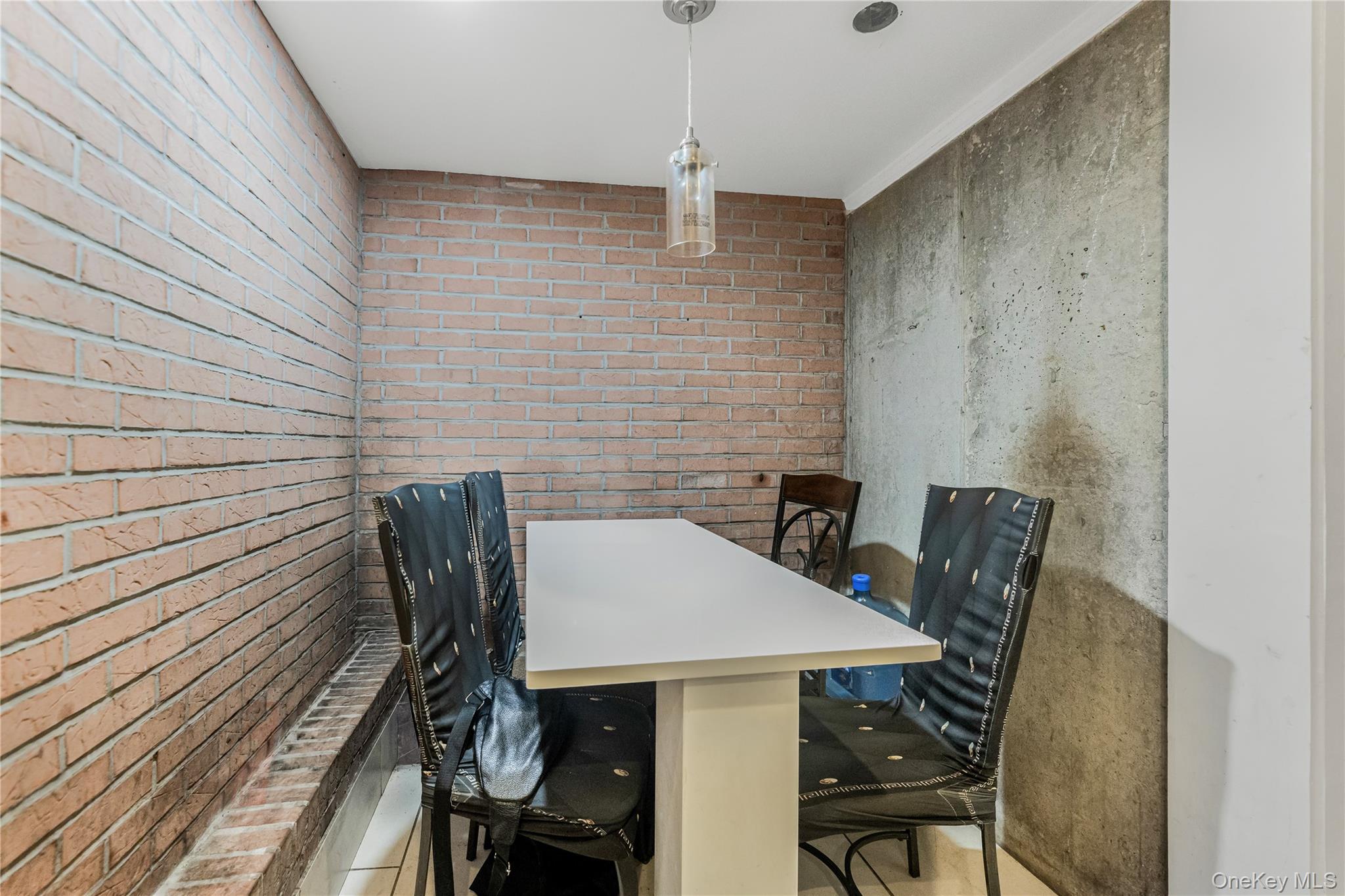 2573 Pelham Bay Park Property Photo 15