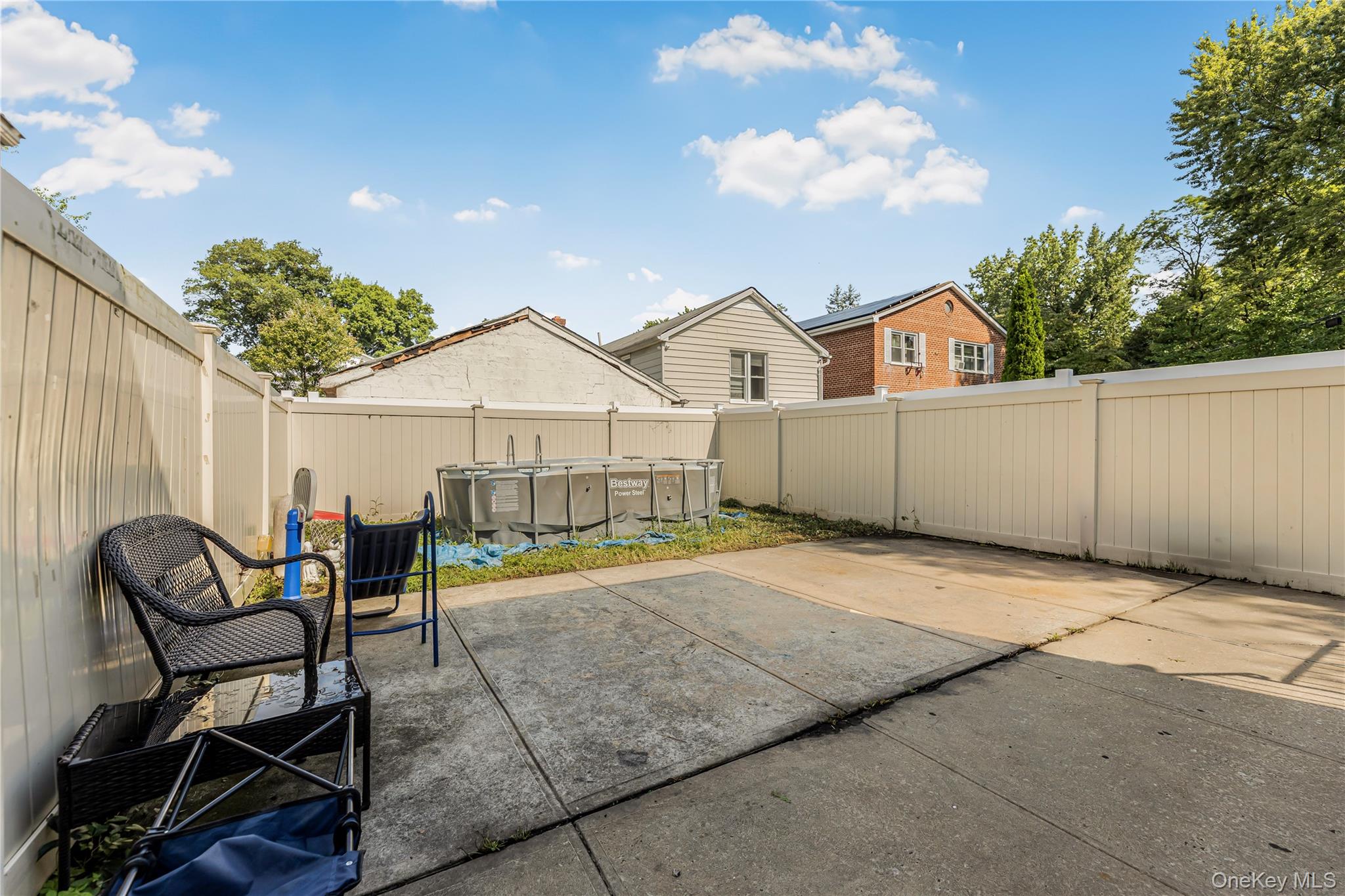 2573 Pelham Bay Park Property Photo 16