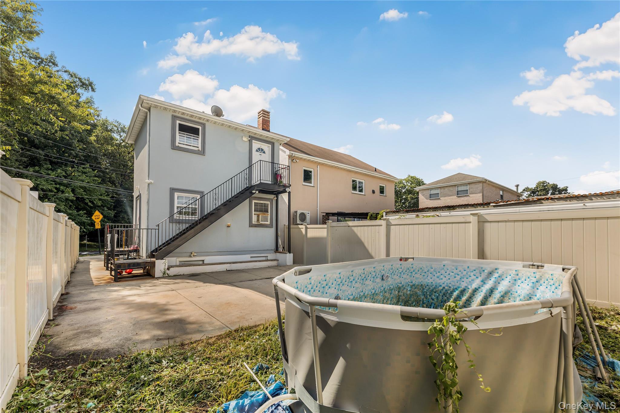 2573 Pelham Bay Park Property Photo 17