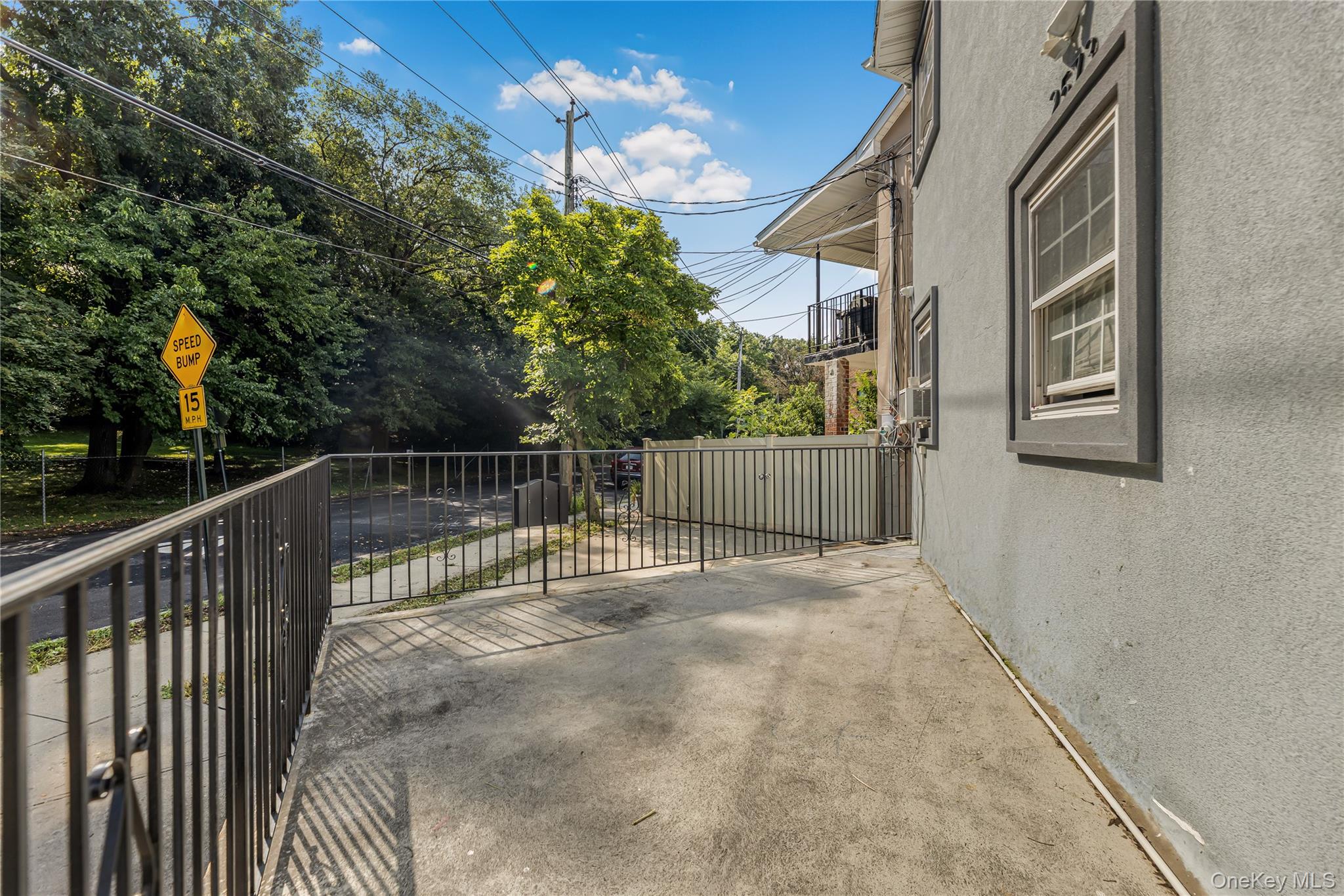 2573 Pelham Bay Park Property Photo 19