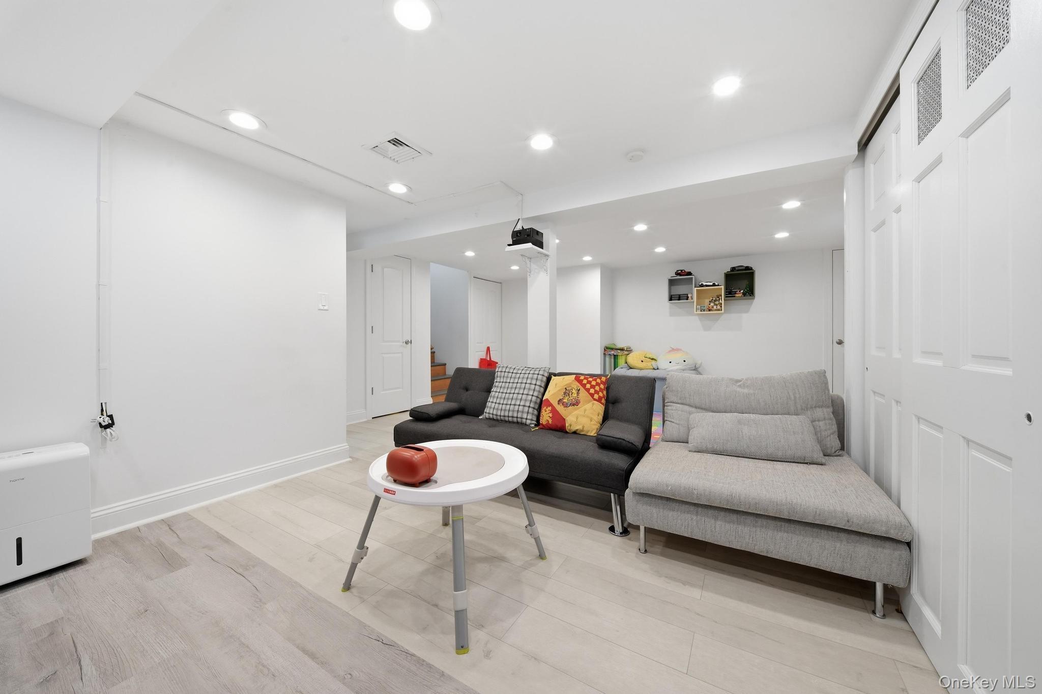 16 Spector Lane Property Photo 17