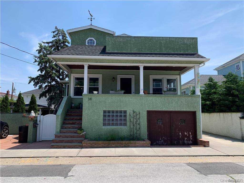38 Clayton Avenue Upper Property Photo 1
