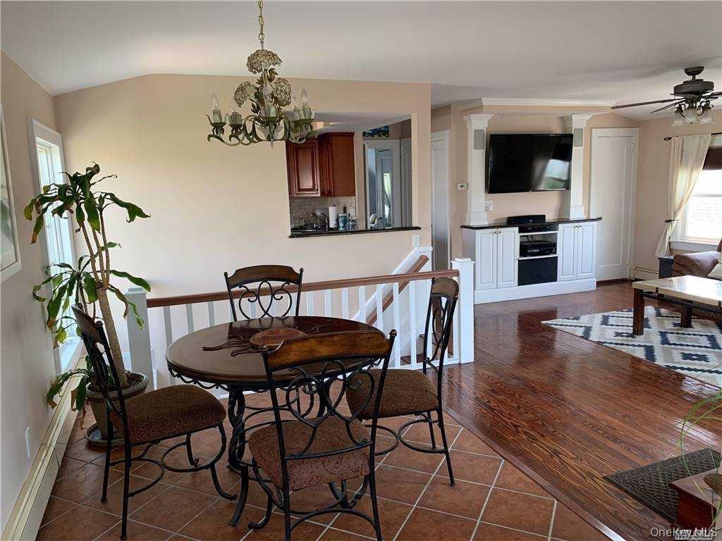 38 Clayton Avenue Upper Property Photo 5