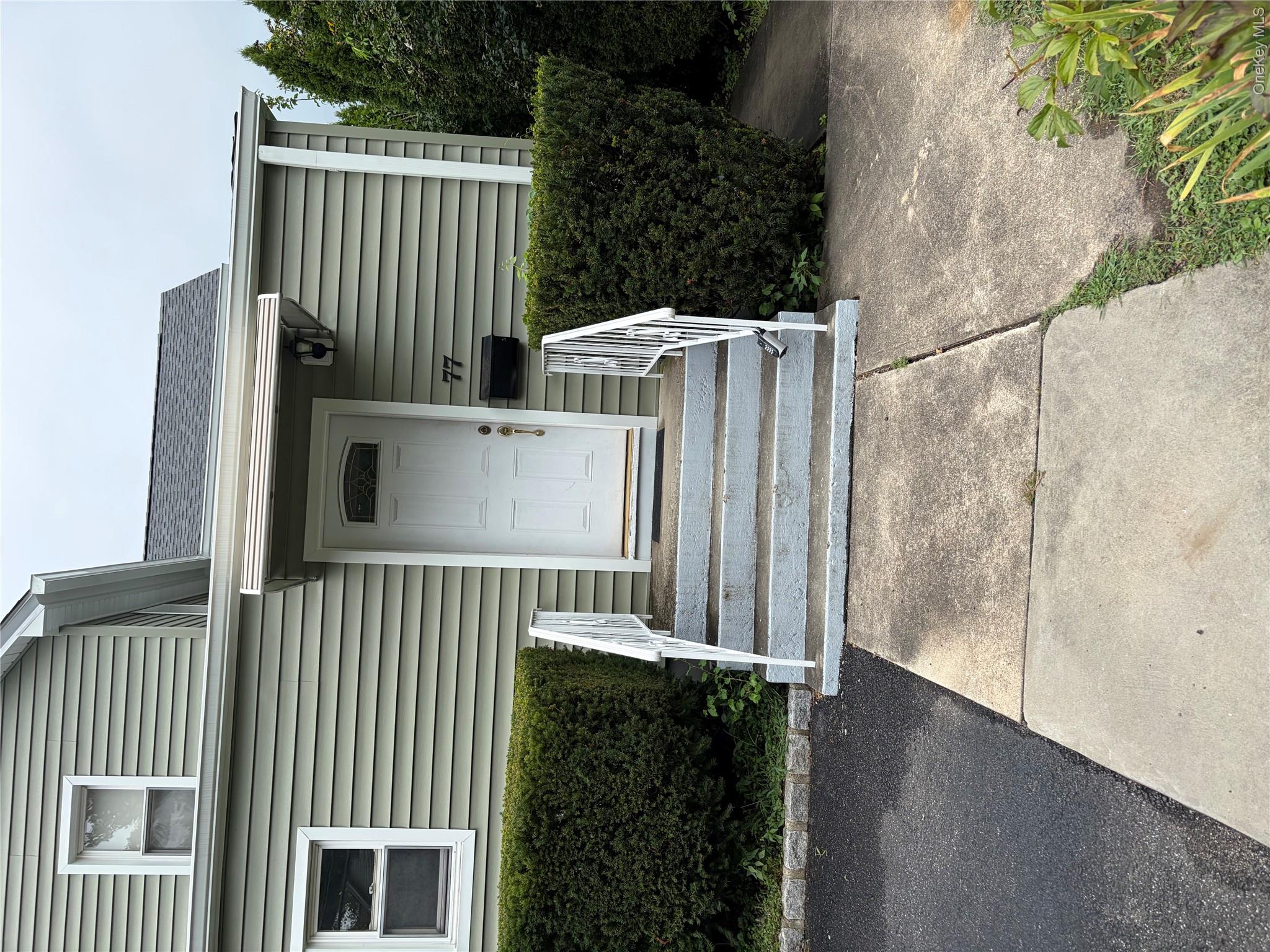 77 W Washington Avenue Property Photo 1