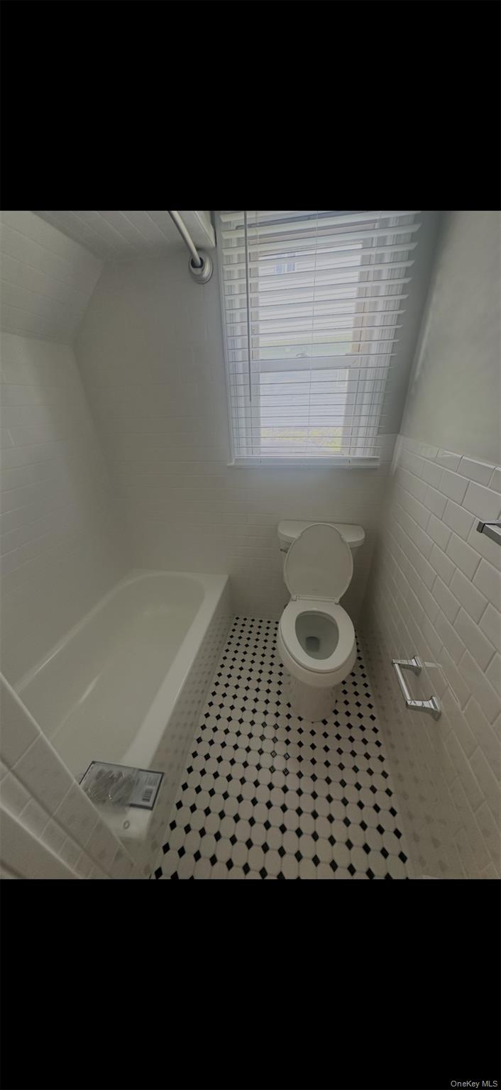 77 W Washington Avenue Property Photo 6