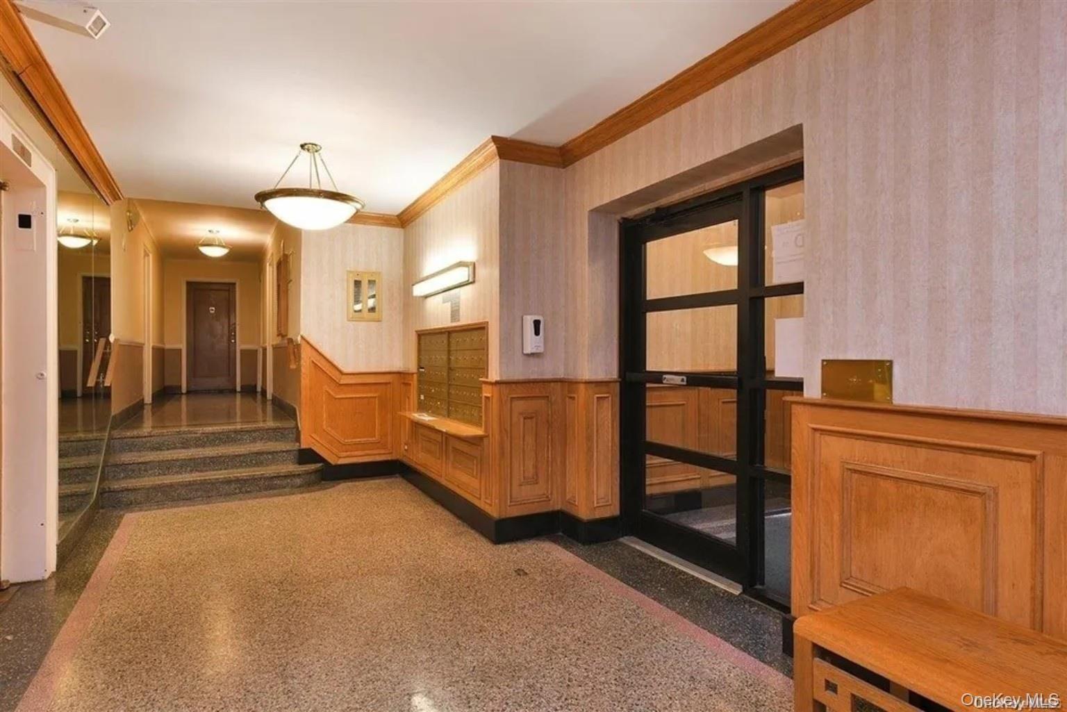 140-35 Burden Crescent 402 Property Photo 2
