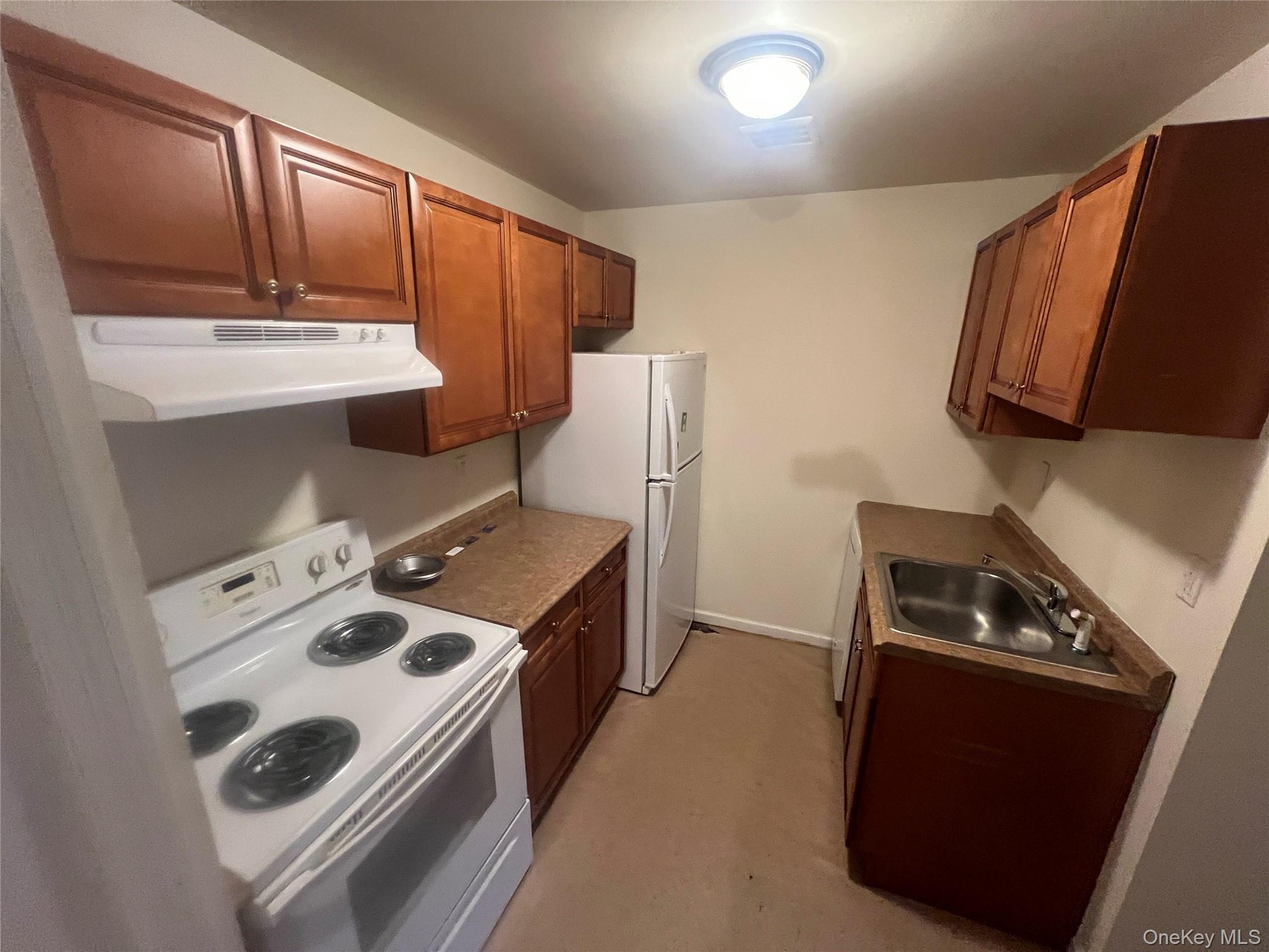408 Carpenter Avenue 24 Property Photo 3