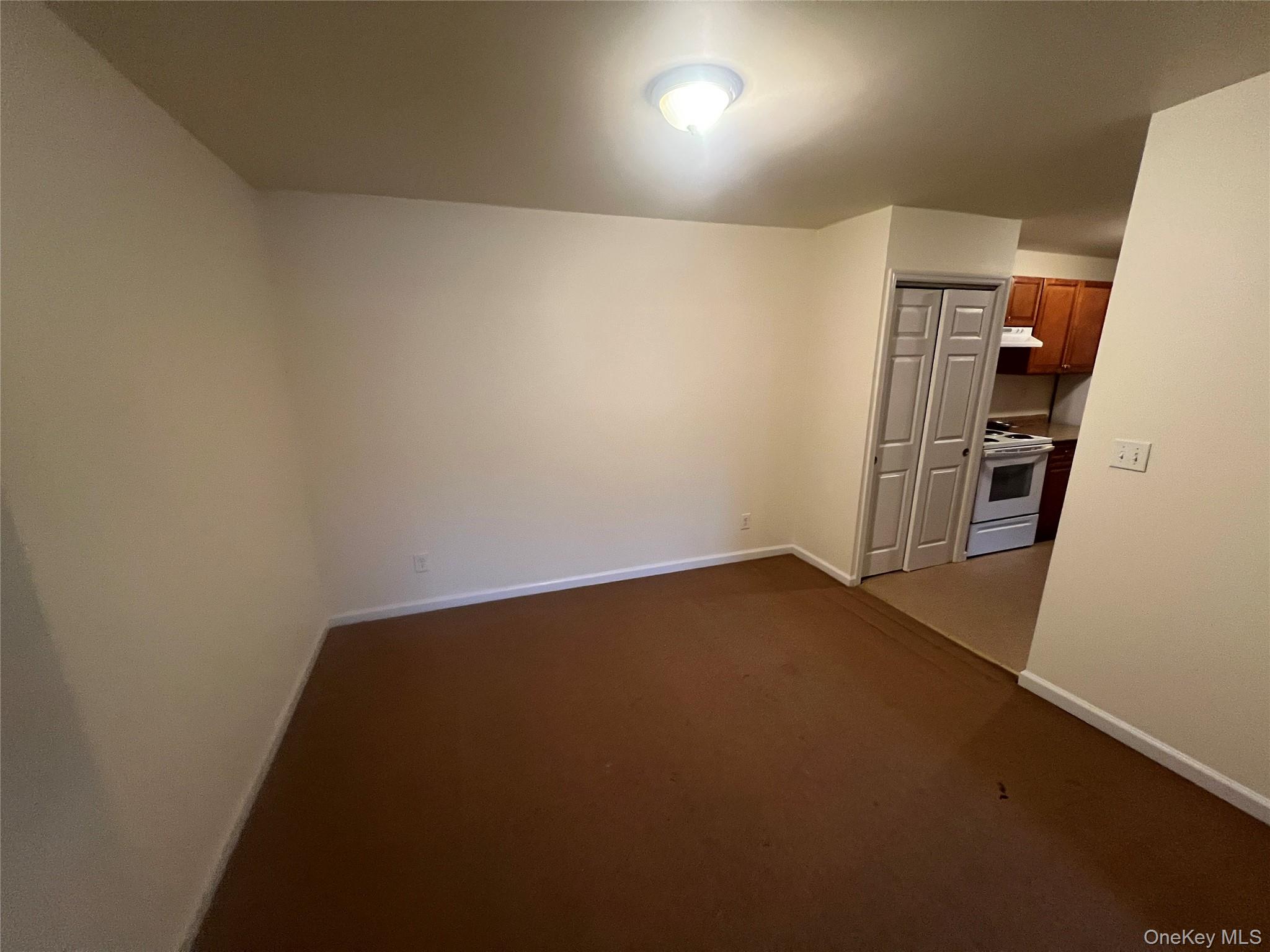 408 Carpenter Avenue 24 Property Photo 5