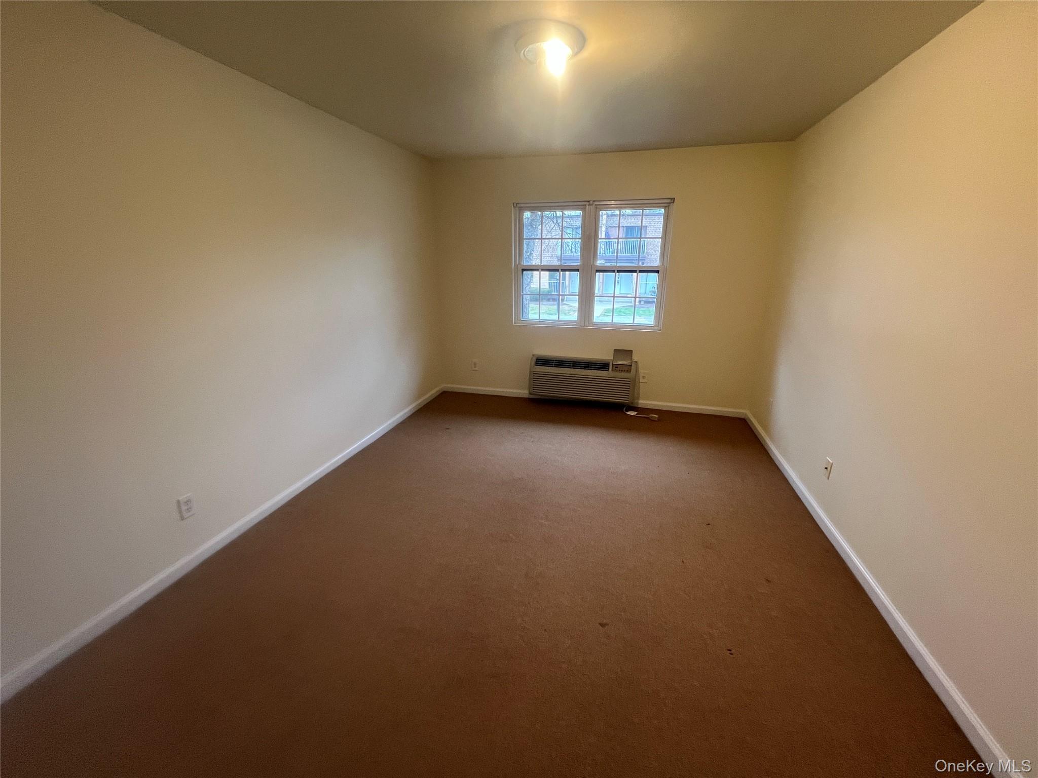 408 Carpenter Avenue 24 Property Photo 6