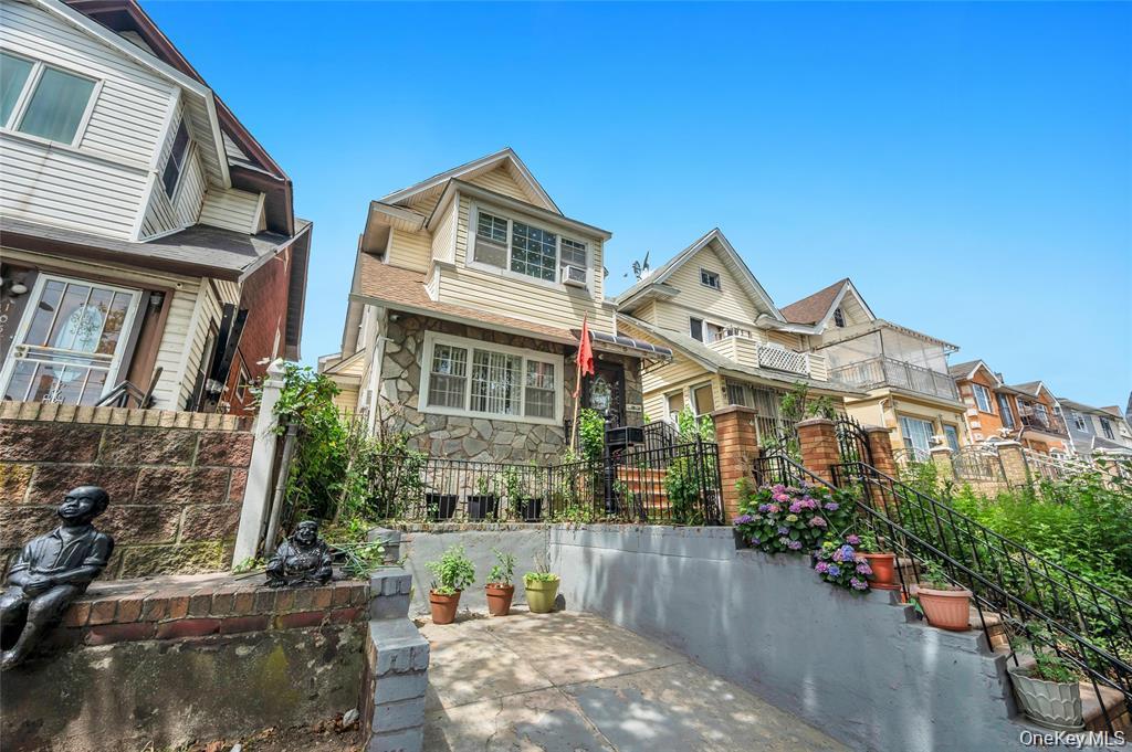 10530 Van Wyck Expressway Property Photo 3
