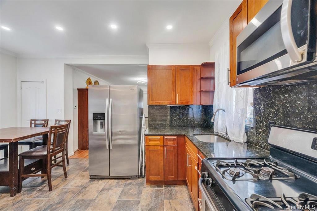 10530 Van Wyck Expressway Property Photo 6