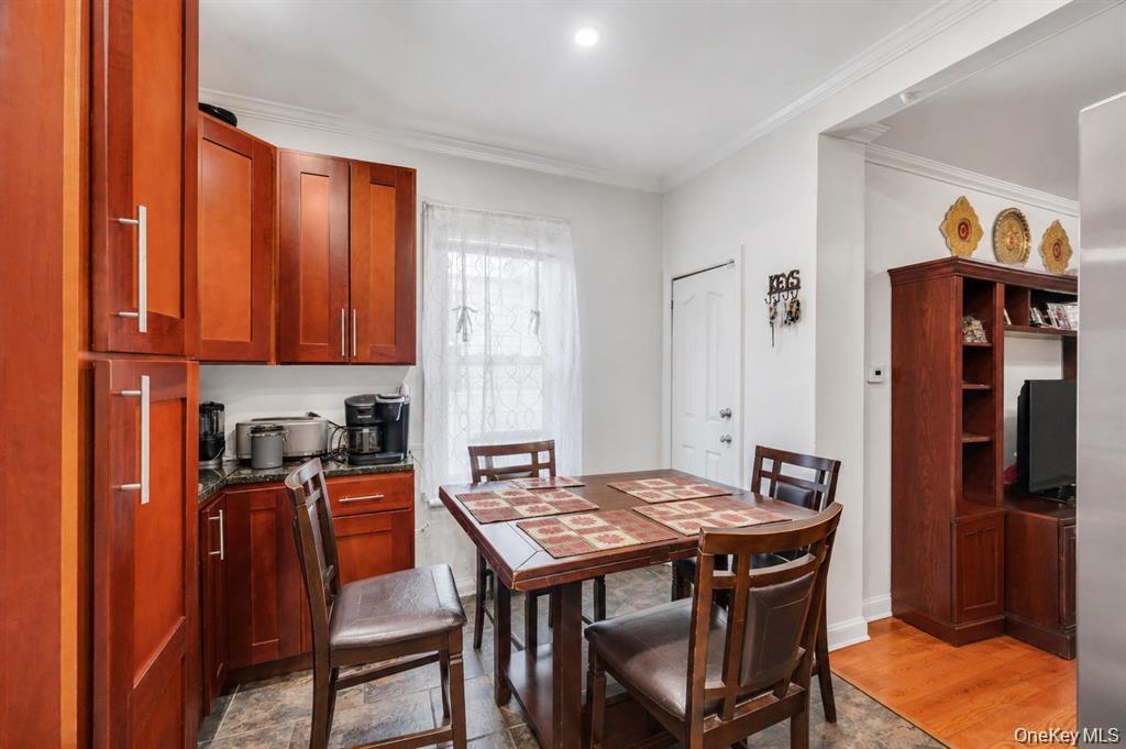 10530 Van Wyck Expressway Property Photo 8