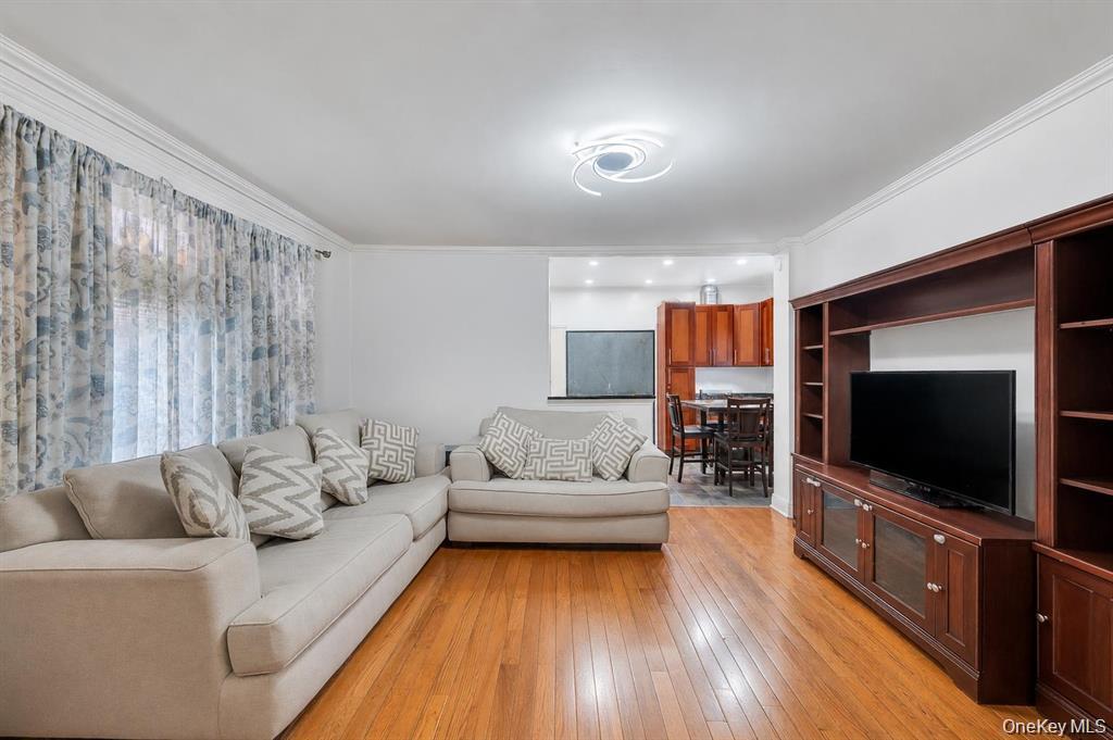 10530 Van Wyck Expressway Property Photo 12