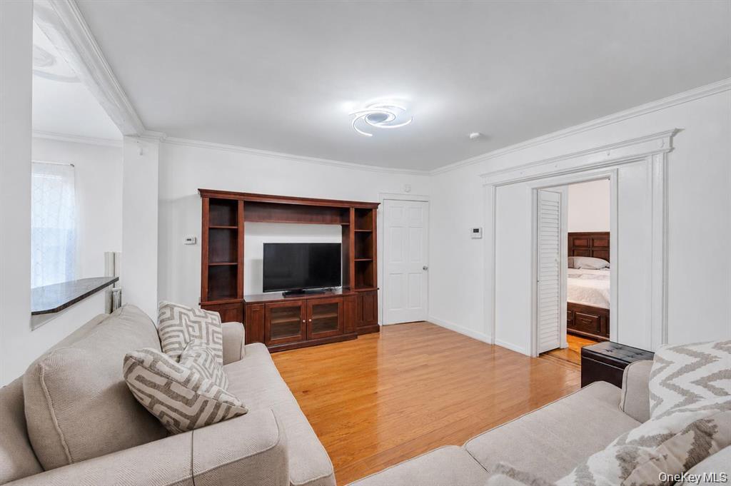 10530 Van Wyck Expressway Property Photo 14