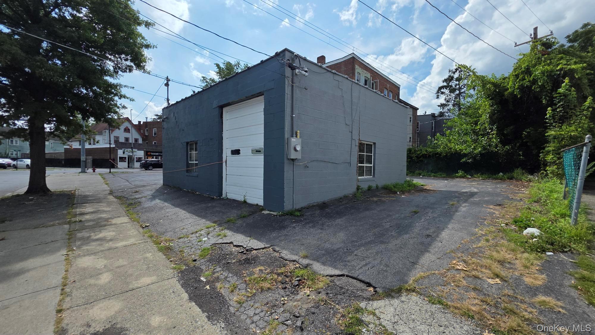 643 Main Street Property Photo 3
