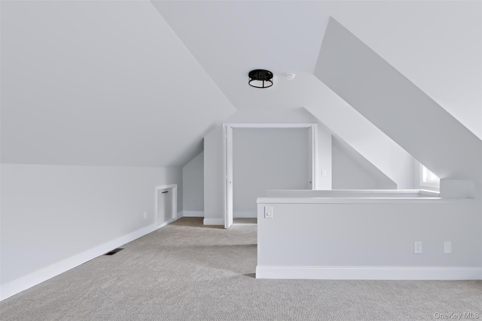 105 White Street Property Photo 18