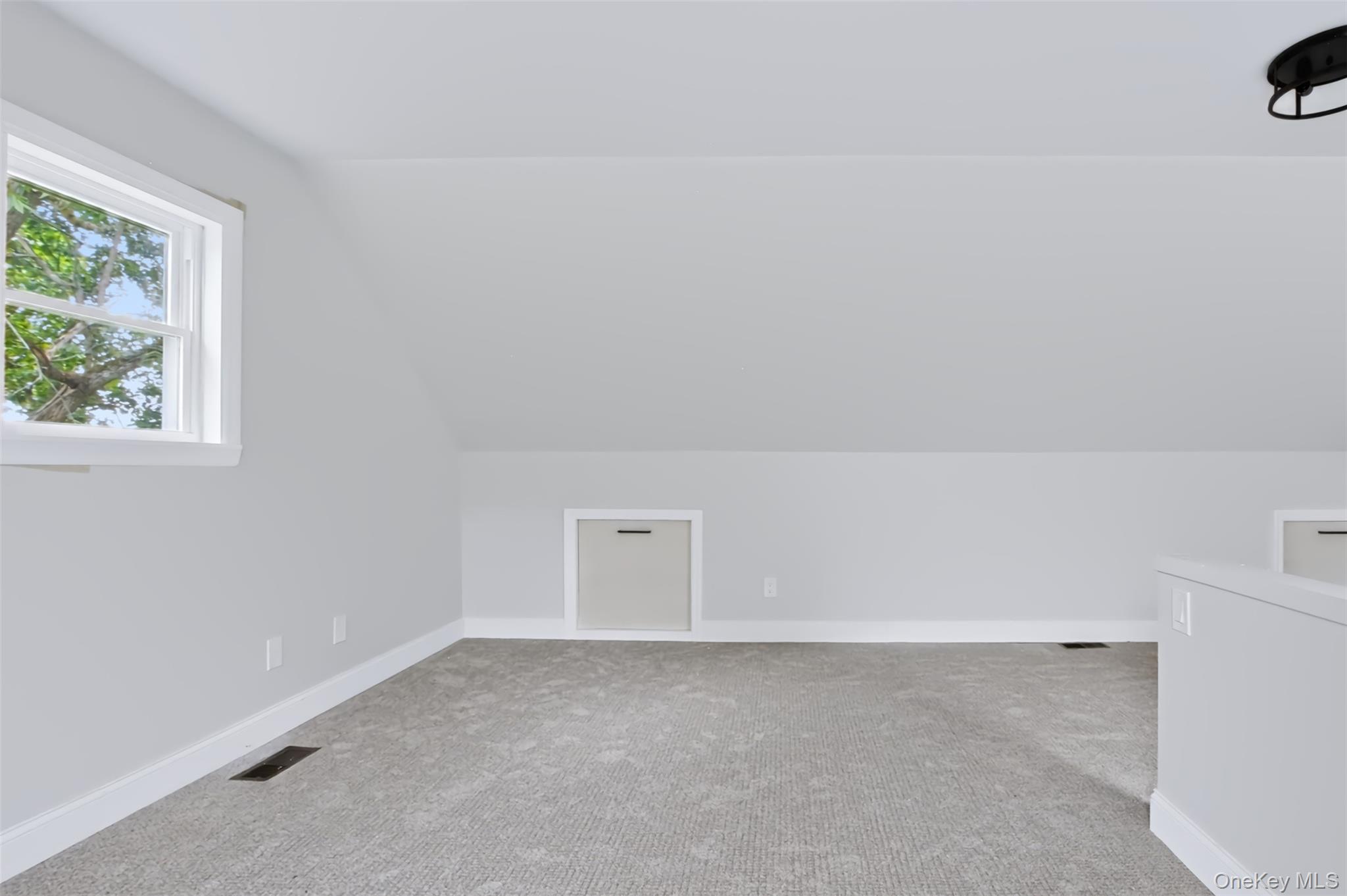 105 White Street Property Photo 22
