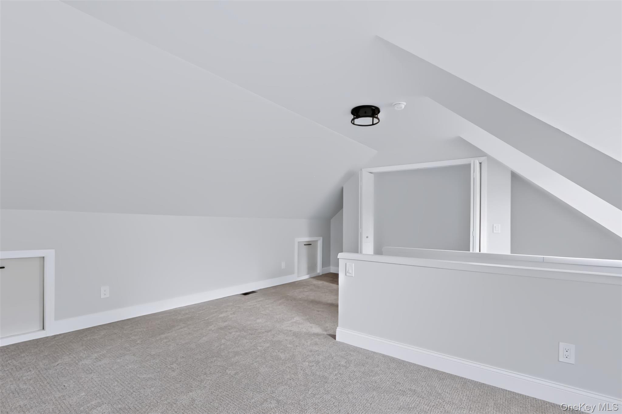 105 White Street Property Photo 23
