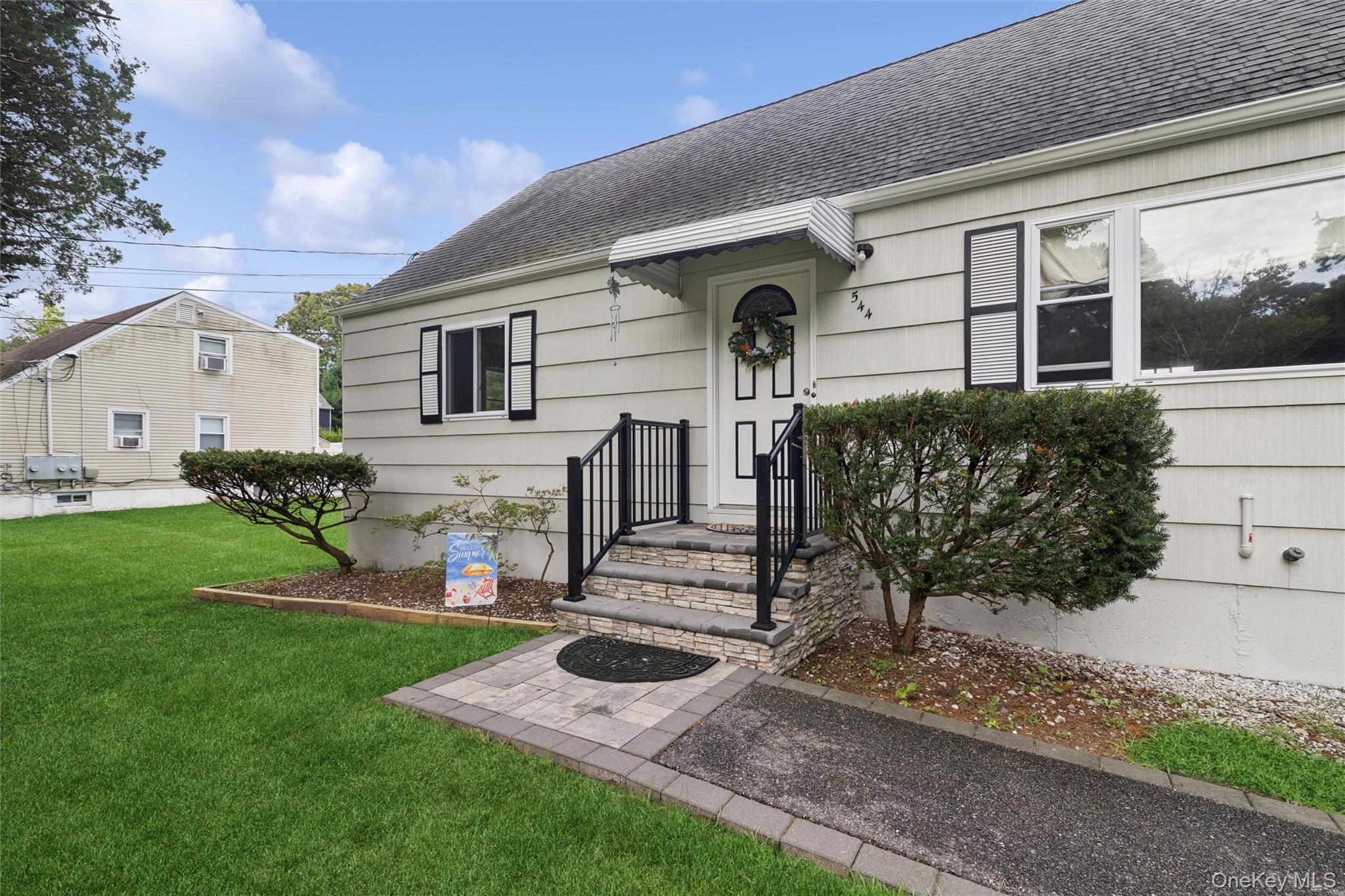 544 Park Avenue Property Photo 2