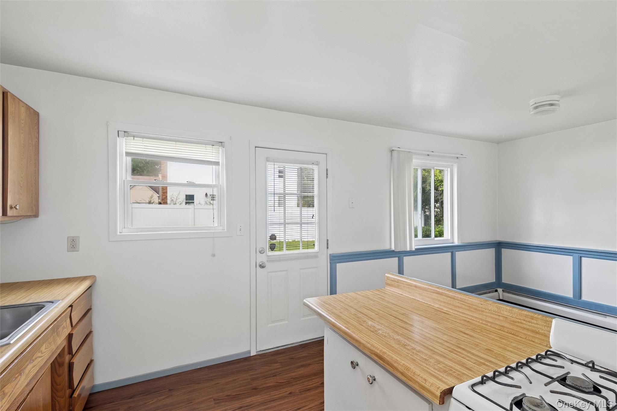 544 Park Avenue Property Photo 10