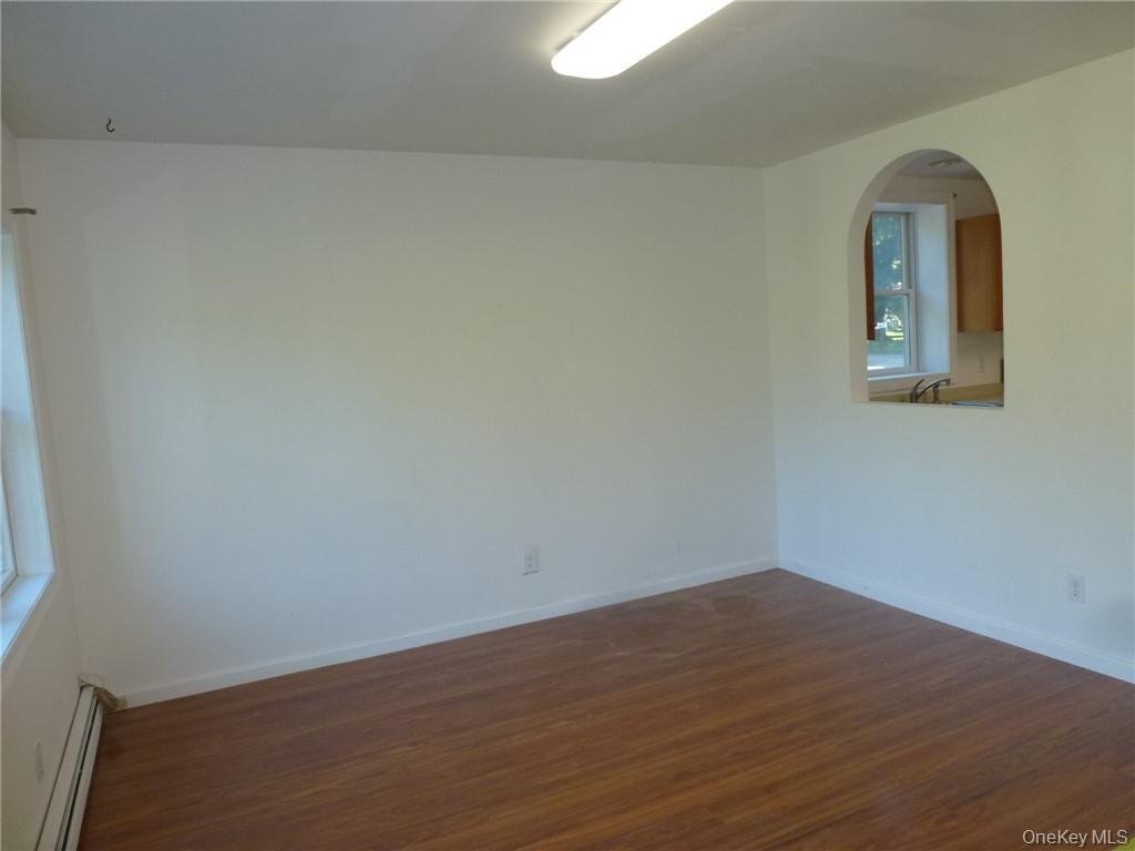 1217 E Main Property Photo 9