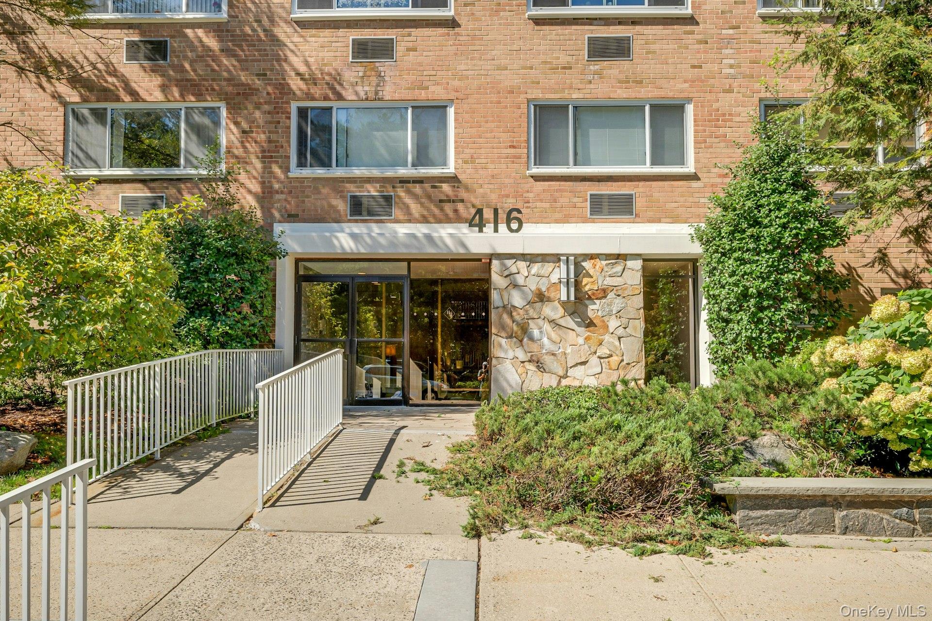 416 Benedict Avenue 3a Property Photo 2
