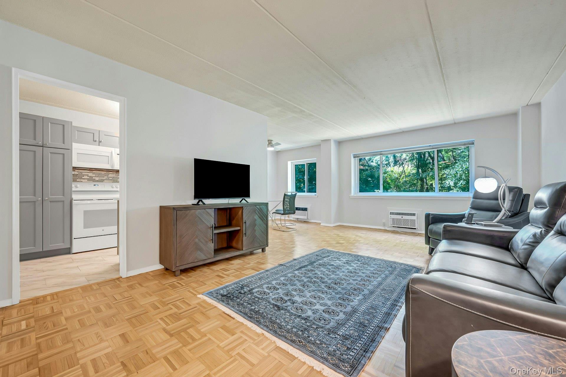 416 Benedict Avenue 3a Property Photo 8