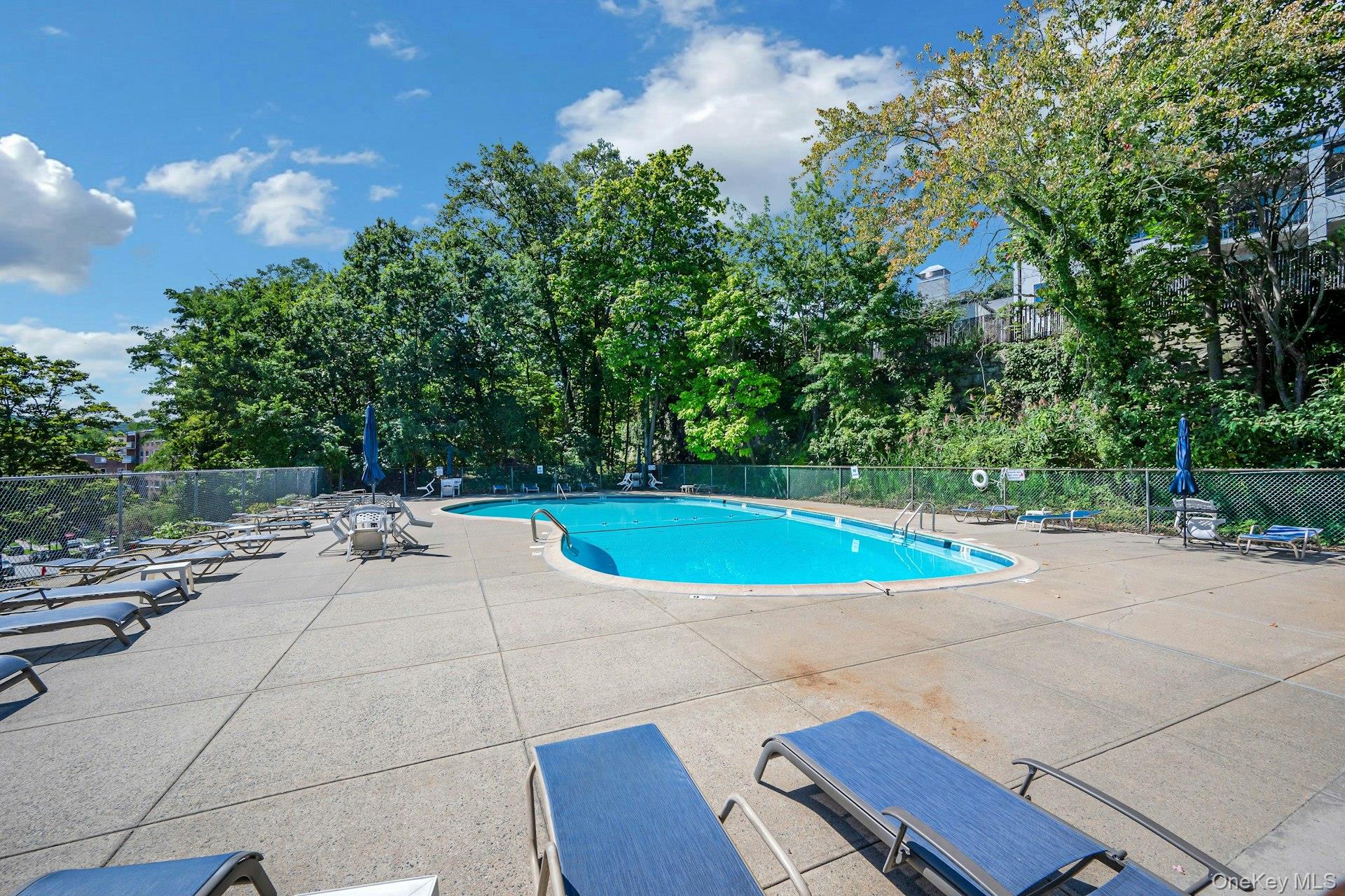 416 Benedict Avenue 3a Property Photo 21
