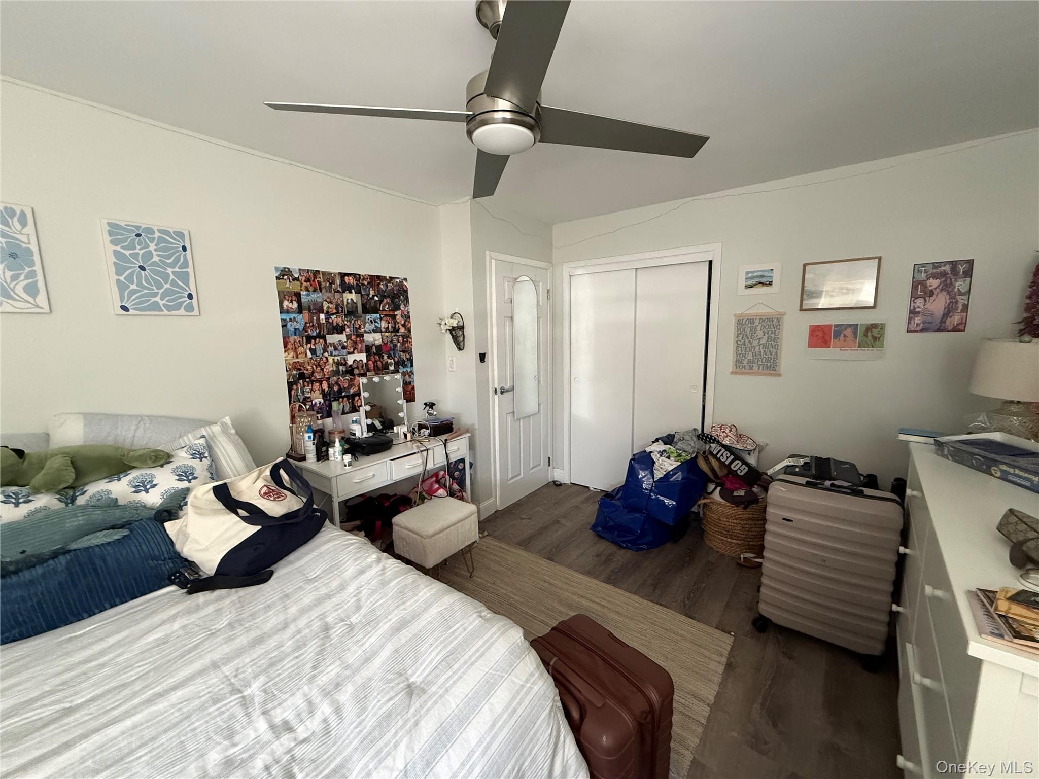 885 E Park Avenue Upper Property Photo 11