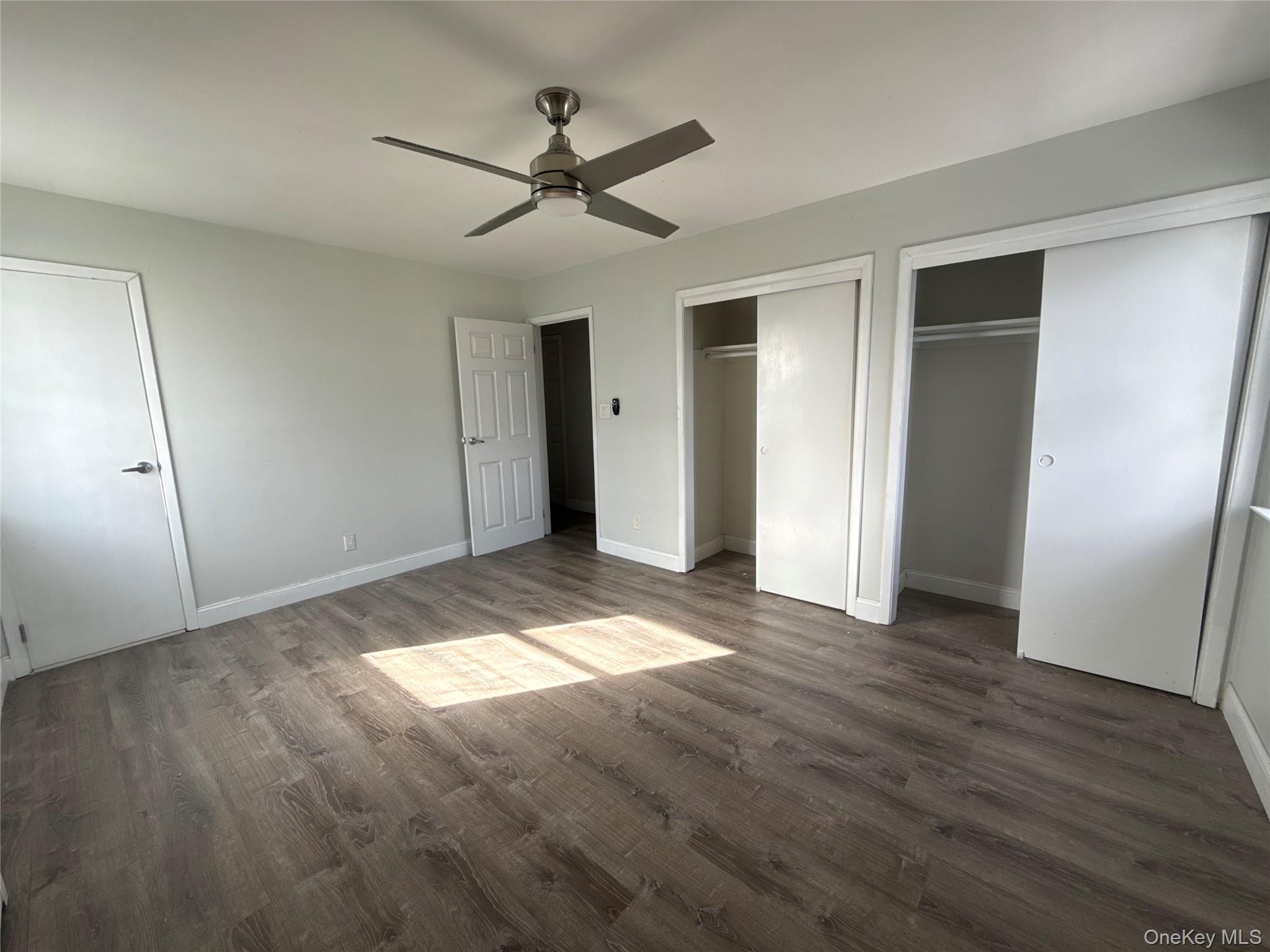885 E Park Avenue Upper Property Photo 13
